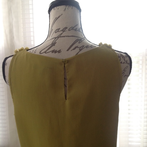 Anne Klein dressy sleeveless top. - Picture 3 of 5